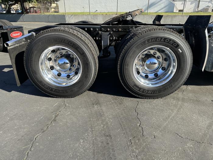 2018 Freightliner Cascadia-0