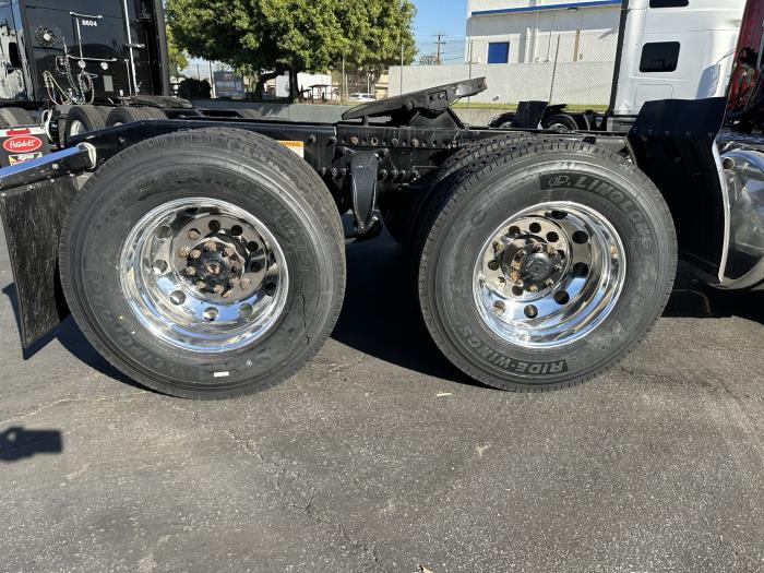 2017 Freightliner Cascadia-0