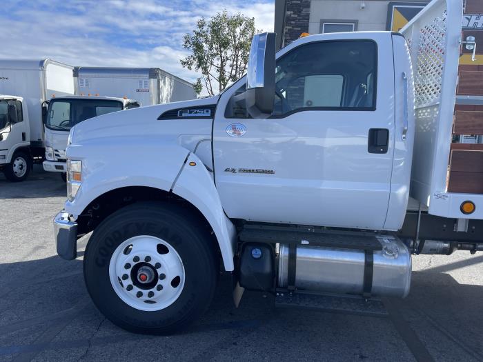 2023 Ford F-750-10