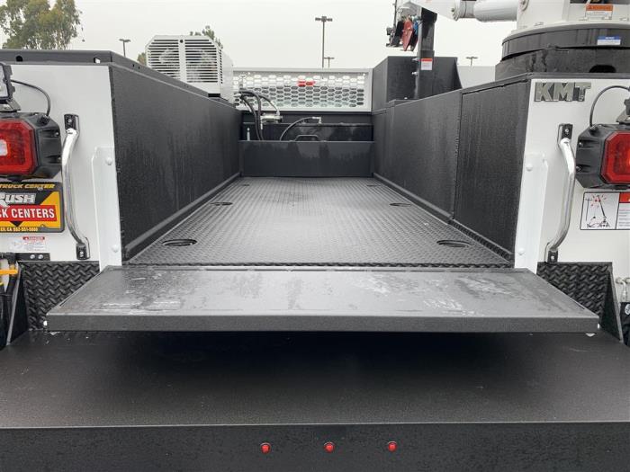 2022 Ford F-550-0