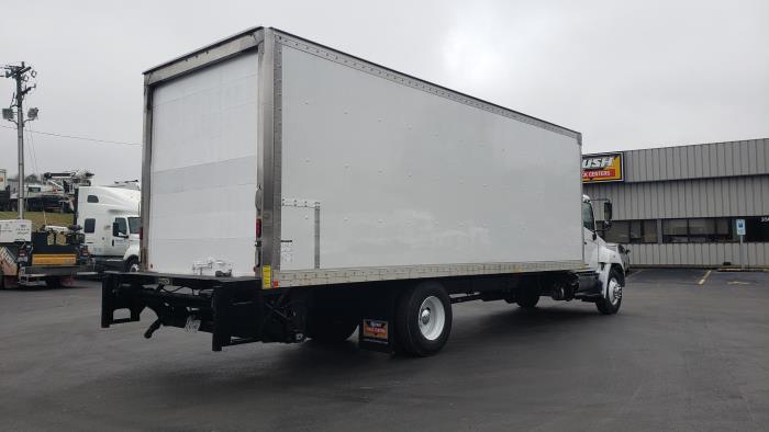 2017 Hino 268A-0