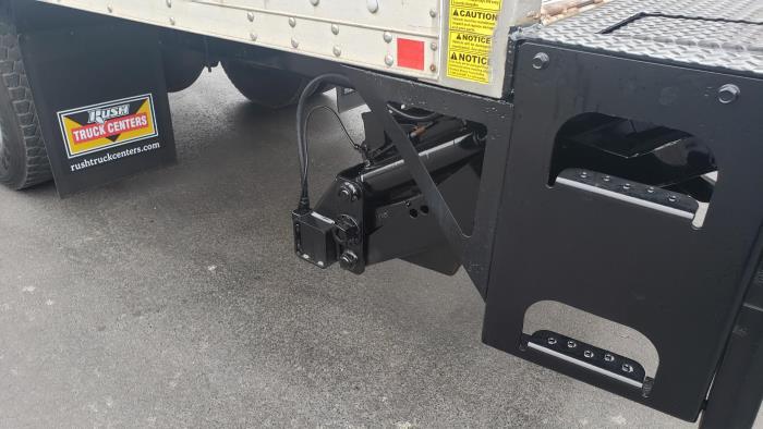 2017 Hino 268A-0