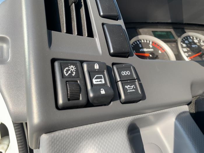2023 Isuzu NQR-0