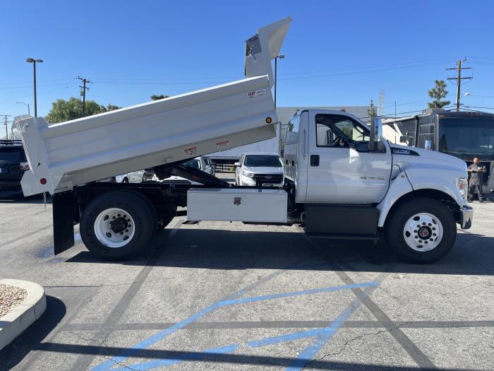 2022 Ford F-750-0