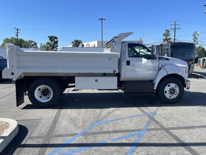 2023 Ford F-750-5