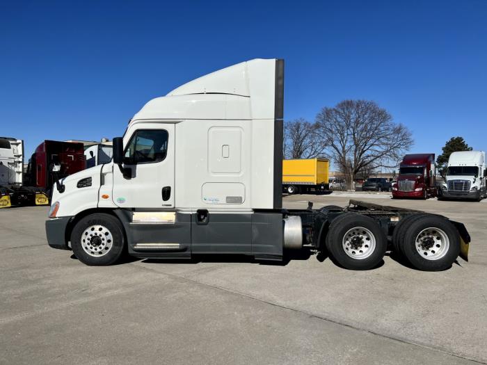 2018 Freightliner Cascadia-0