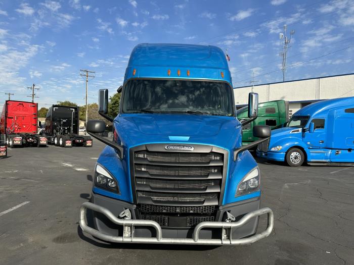 2019 Freightliner Cascadia-0