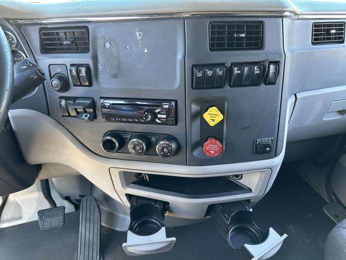 2019 Peterbilt 579-0