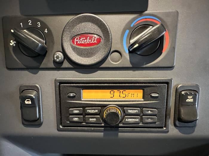 2019 Peterbilt 579-0