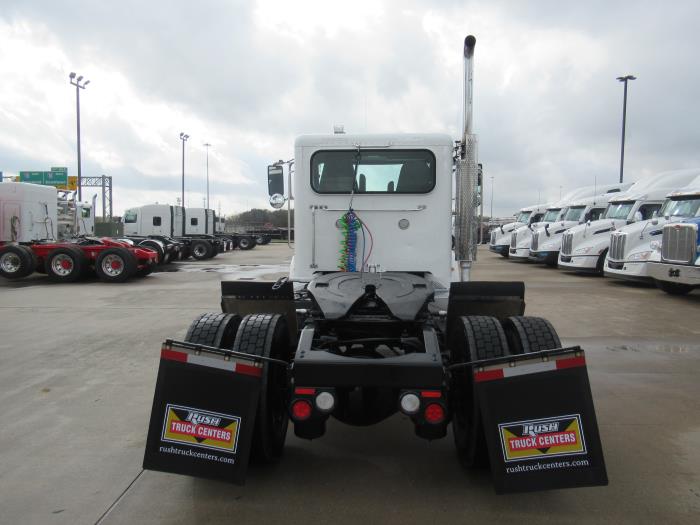 2016 Peterbilt 348-0