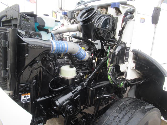 2016 Peterbilt 348-0