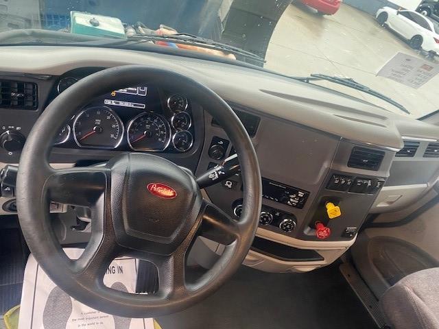 2019 Peterbilt 579-0