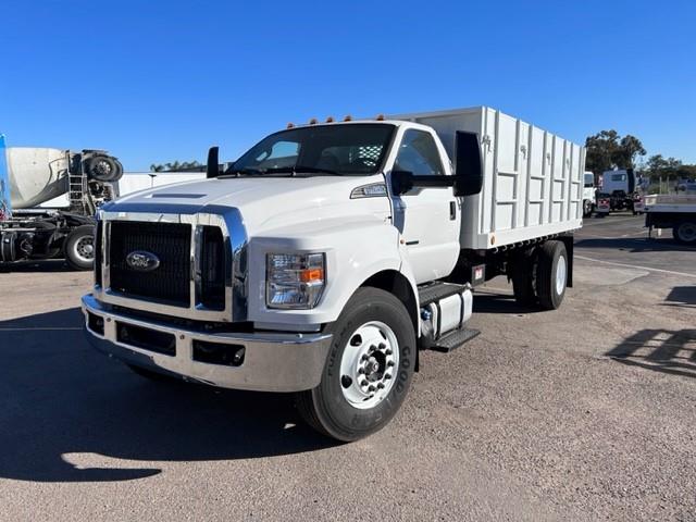 2022 Ford F-650-1