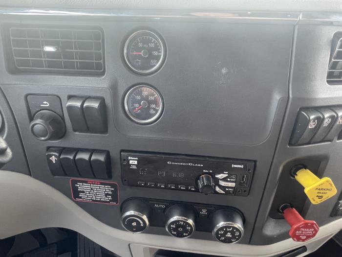2019 Peterbilt 579-0