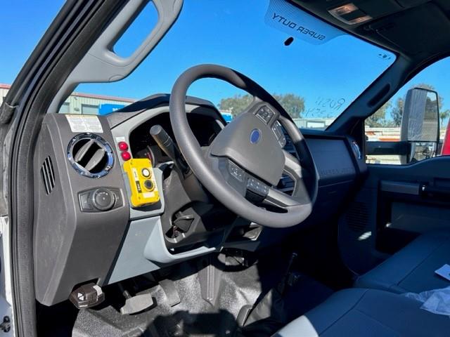 2022 Ford F-650-0