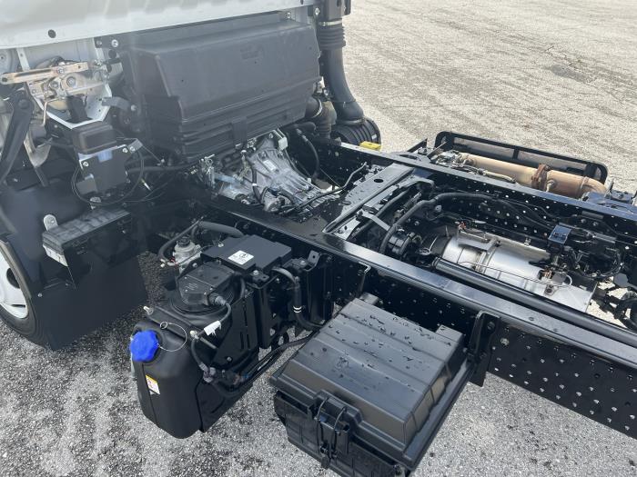 2019 Isuzu NRR-0
