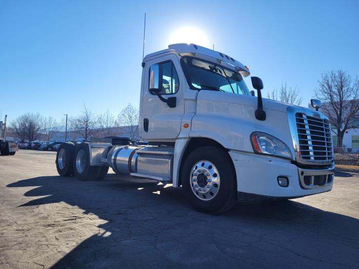 2017 Freightliner Cascadia-0