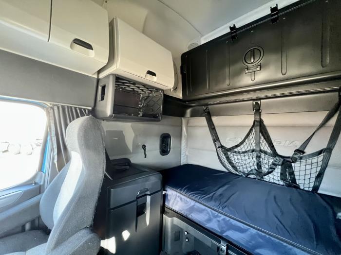 2020 Freightliner Cascadia-0