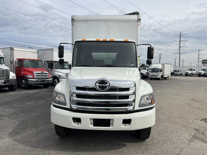 2015 Hino 268A-0