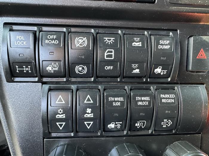 2018 International LT625-0
