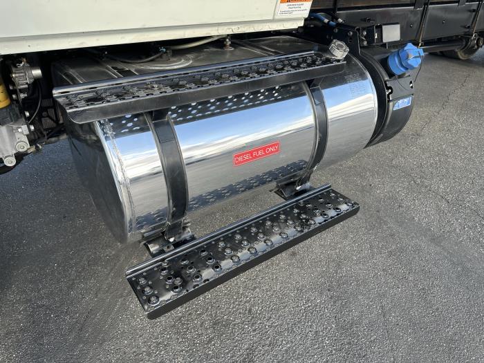 2017 International 4300-4X2-0
