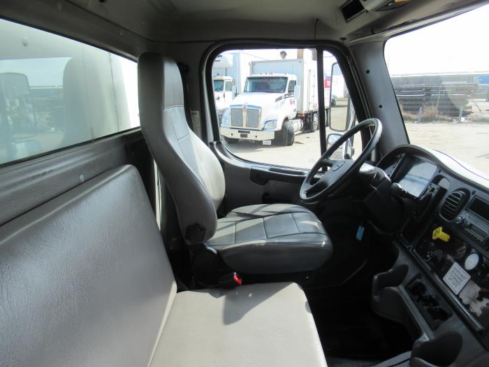 2017 Freightliner Business Class M2 106-0
