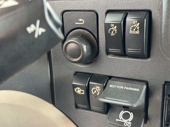 2019 Peterbilt 579-0