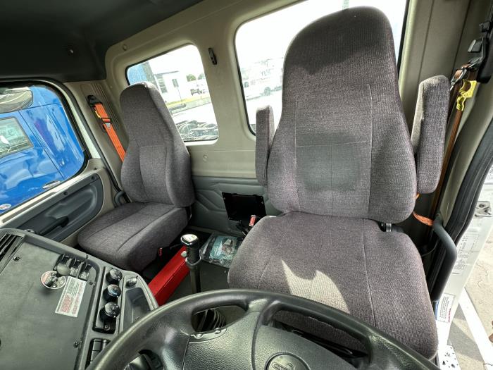 2017 Freightliner Cascadia-0