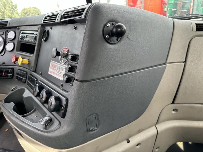 2017 Freightliner Cascadia-0