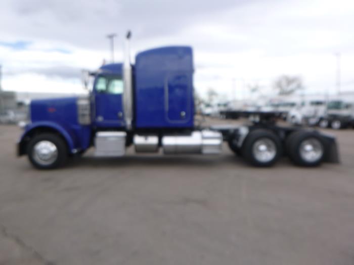2019 Peterbilt 389-0