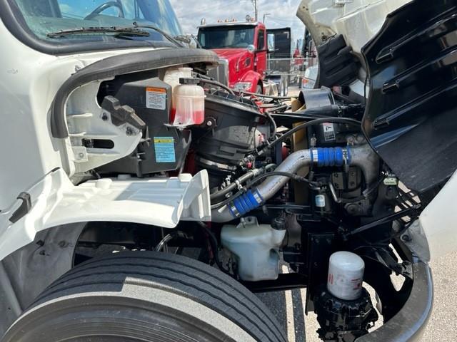 2017 Freightliner Business Class M2 106-0