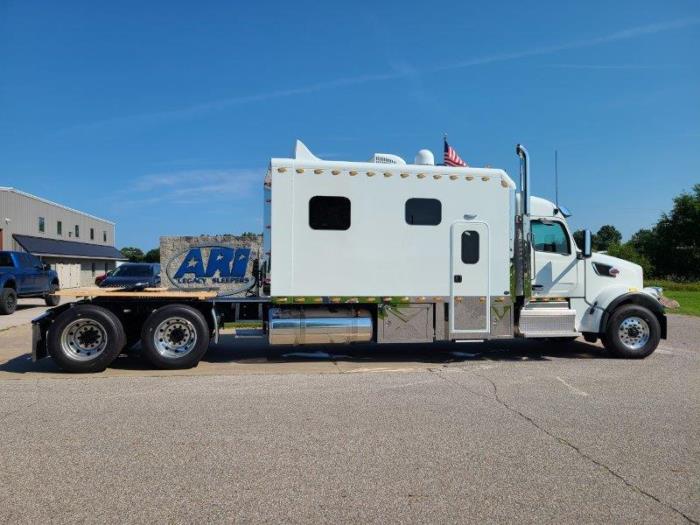 2023 Peterbilt 567-0