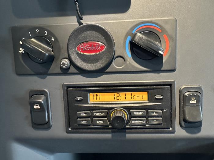 2019 Peterbilt 579-0