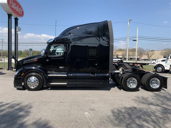 2023 Peterbilt 579-0