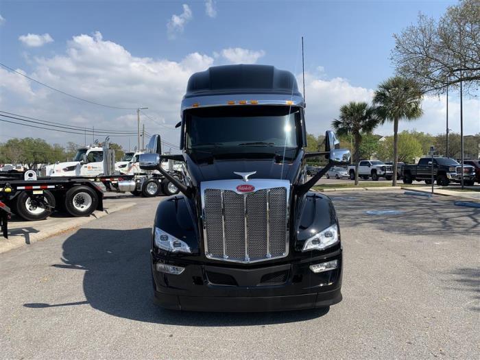 2023 Peterbilt 579-0