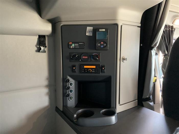 2023 Peterbilt 579-0