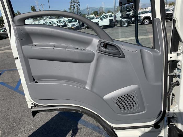 2023 Isuzu NRR-0