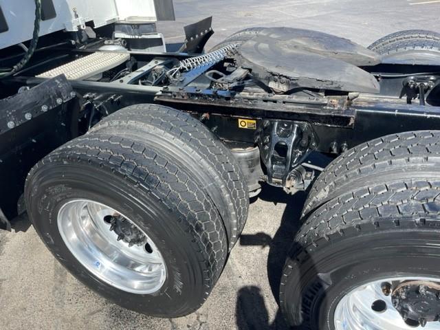 2019 Peterbilt 579-0