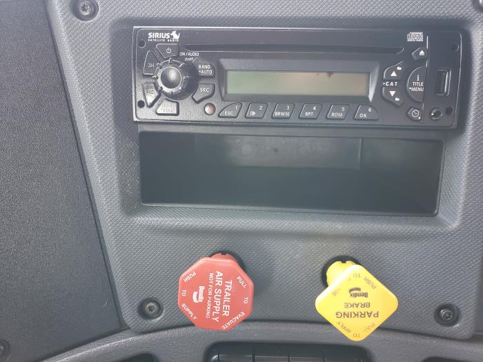 2019 Freightliner Cascadia-0