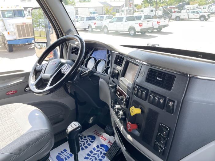2019 Peterbilt 579-0