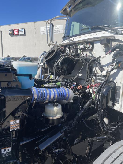 2016 Peterbilt 330-0