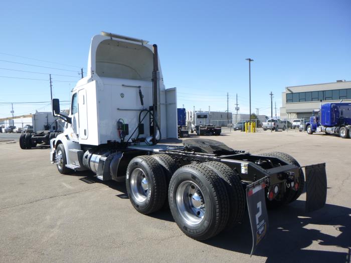 2017 Peterbilt 579-0