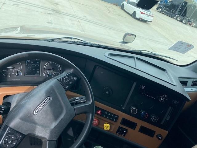2019 Freightliner Cascadia-0