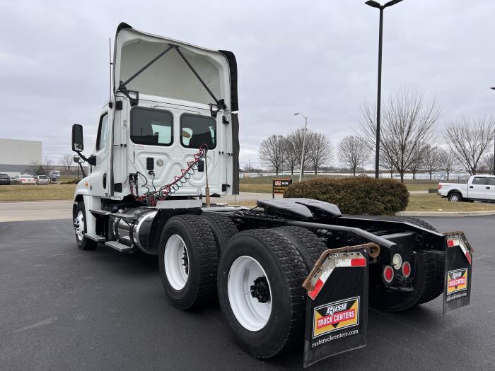 2016 Freightliner Cascadia-0