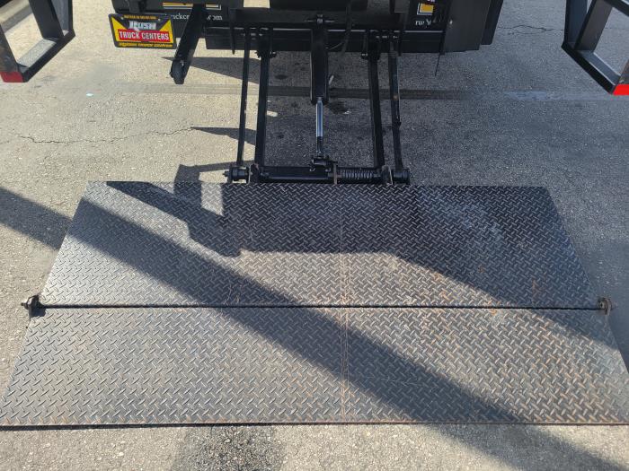 2018 Isuzu NPR-0
