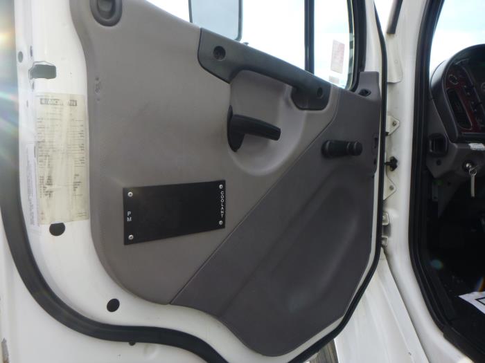 2017 Freightliner Business Class M2 106-0