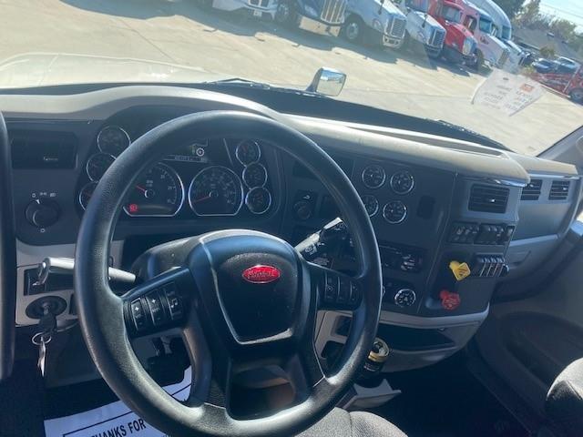 2019 Peterbilt 579-0