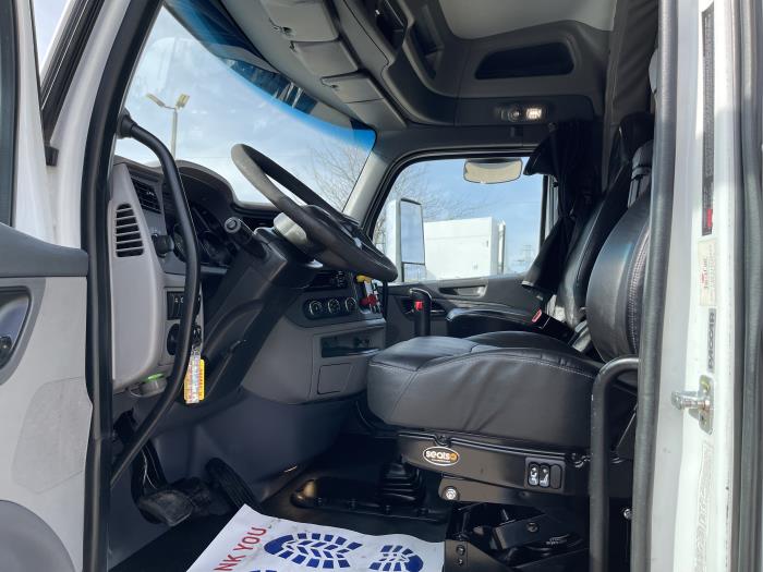 2017 Peterbilt 579-0
