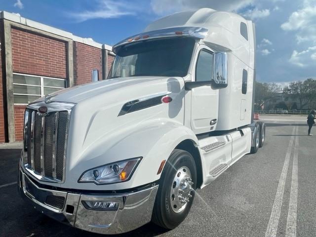 2023 Peterbilt 579-0