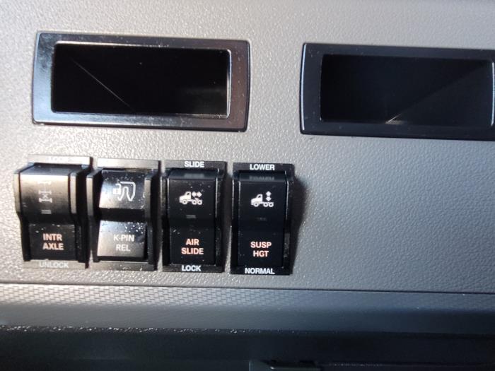 2020 Freightliner Cascadia-0